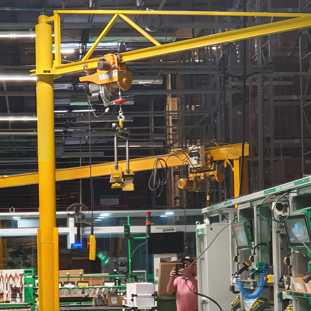 Construção de equipamentos de elevaçao de carga